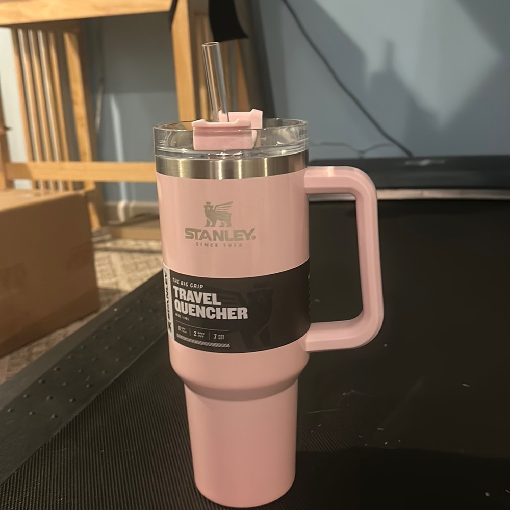 Stanley 40oz travel quencher
